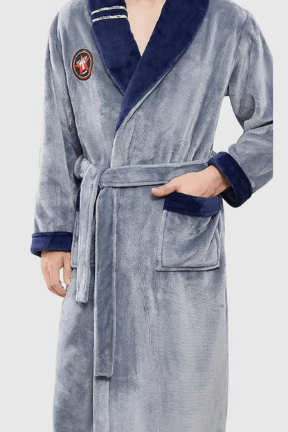 Peignoir de bain homme col châle avec écusson brodé